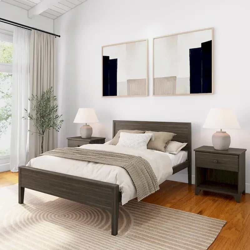 Estrutura de Cama em Pinho Maciço Tamanho Normal com Cabeceira em Painel Acabamento Baixo COV